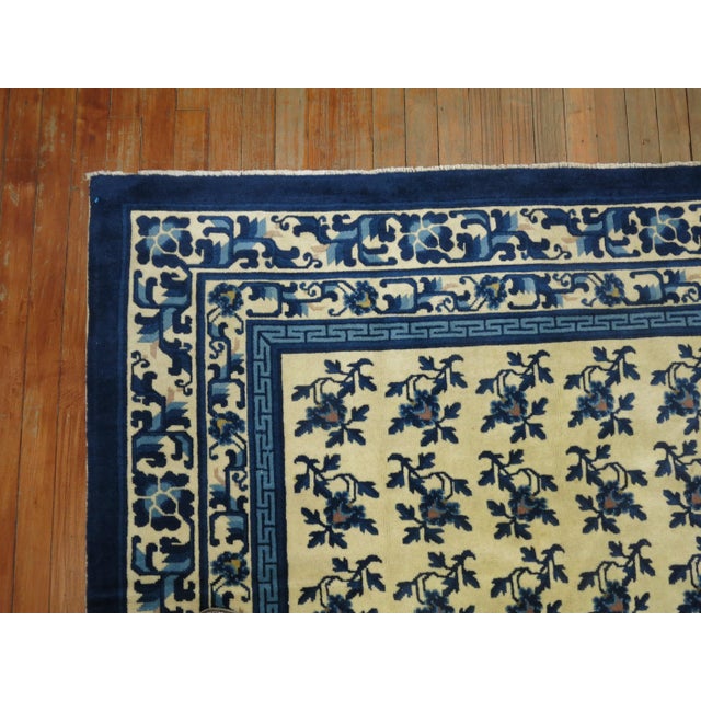 Early 21st Century White Blue Chinese Rug - 5'1" x 8'1" For Sale In New York - Image 6 of 6