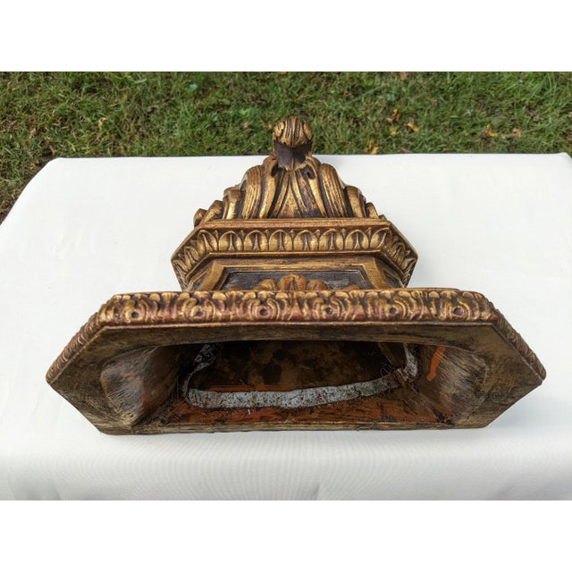 Mid 20th Century Italian Borghese Neoclassical Gilded Acanthus Ceramic Wall Planter / Pocket Vase For Sale - Image 10 of 12