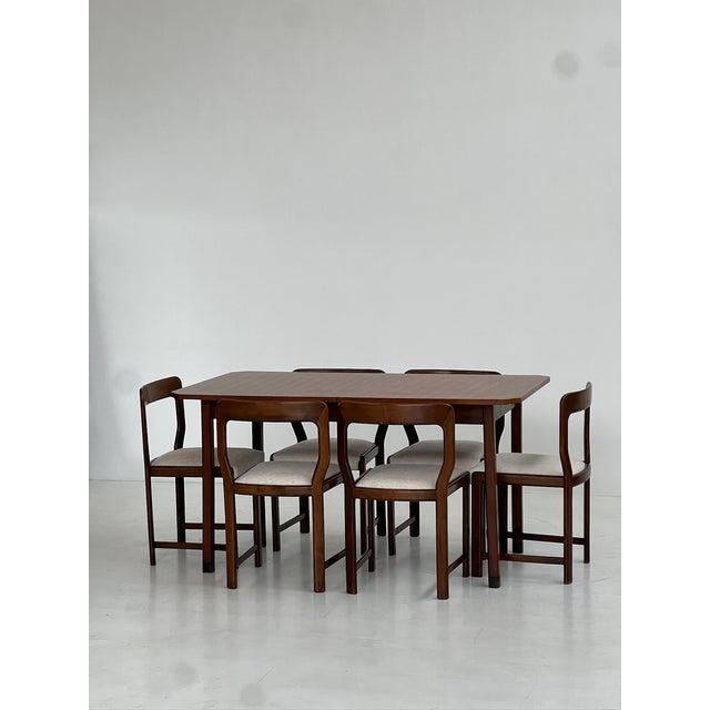 (length 150 cm extendable up to 210 cm, height 80 cm).