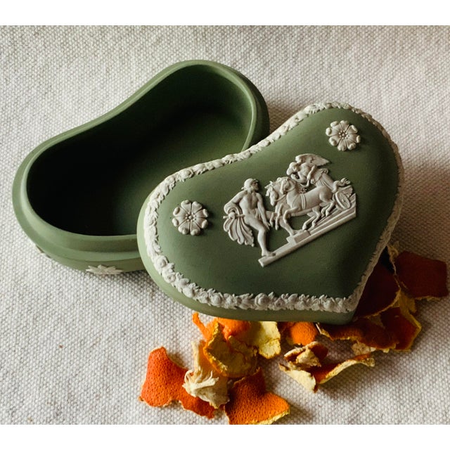 Vintage Wedgwood Jasperware Heart Box For Sale - Image 12 of 15