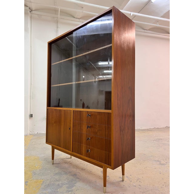 Walnut Display Cabinet from Deutsche Werkstätten Hellerau For Sale - Image 11 of 11