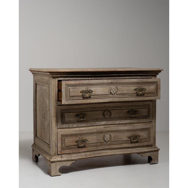 19th Century Louis XV Oak Chest of Drawers For Sale - Image 16 of 18