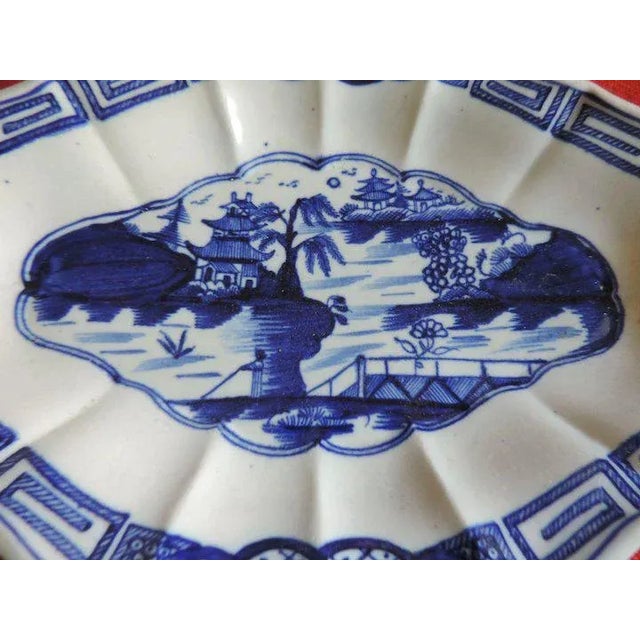 18th Century Chinese Style English Worcester Caughley Blue & White Porcelain Dessert Dish For Sale In New York - Image 6 of 11