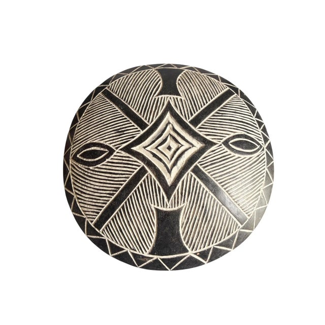 Vintage African Bamileke Tribe Wooden Shield Cameroon 17.25 " D For Sale - Image 4 of 6