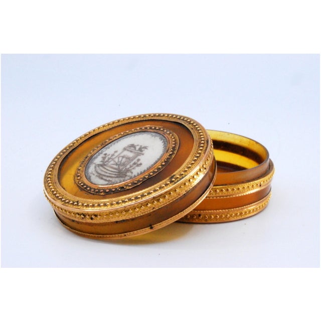 Tortoiseshell Jewelry Box with Gold Structure For Sale - Image 6 of 10