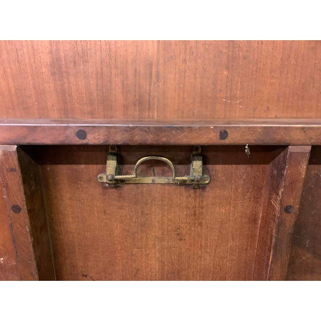 A fine quality William IV period rosewood loo, or supper, table. Very well constructed in solid rosewood and attractive...