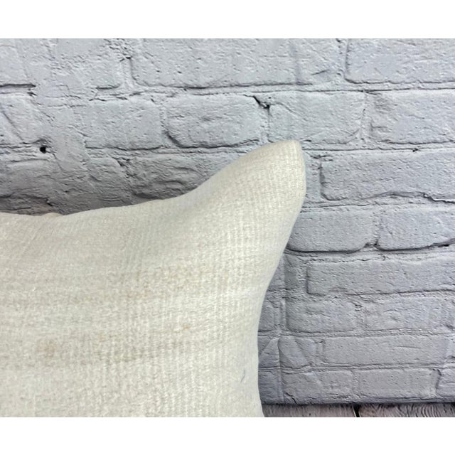 Turkish 20 x 20 Hemp Pillow Turkish Cushion Natural Grayish White Pillow Cushion Cover For Sale - Image 3 of 4