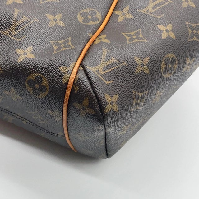 Louis Vuitton Shoulder Bag Tote For Sale - Image 12 of 18