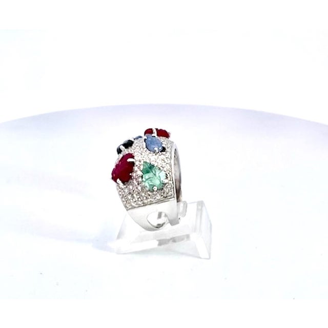 Boho Chic Vintage Multi-Gemstone Cocktail Ring in 18k White Gold, Size 6.25 For Sale - Image 3 of 9