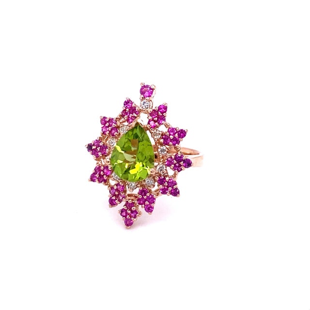 Contemporary 3.51 Carat Natural Peridot Sapphire Diamond Rose Gold Cocktail Ring, Size 7 For Sale - Image 3 of 6