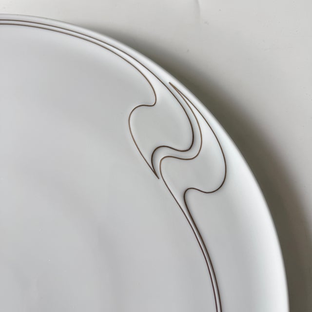 Postmodern Asimmetria White Gold Cake Plate by Björn Wiinblad for Rosenthal, 1994 For Sale - Image 3 of 6