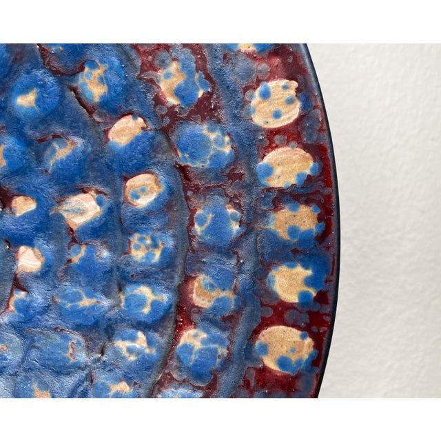Large Mid-Century Modern German Studio Pottery Decorative Wall Plate by Eva Fritz-Lindner for Karlsruher Majolika, 1960s For Sale - Image 13 of 18