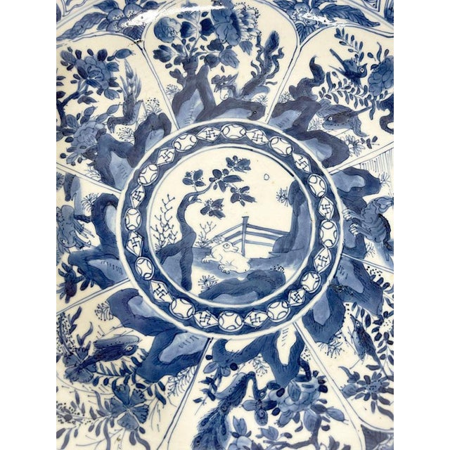 Qing Dynasty Kangxi Blue and White Dish For Sale - Image 6 of 12