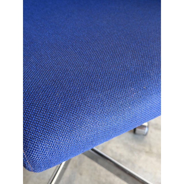 Blue Upholstered Swivel Office Chair With Metal Base Mid-Century Modern 1970s For Sale In Los Angeles - Image 6 of 11