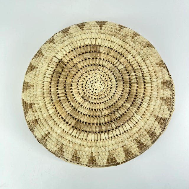 Early 20th Century Polynesian Style Bread Basket Bowl 13inch MATTER COLLECTION For Sale - Image 4 of 7