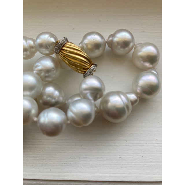 Vintage South Sea Baroque 18k Diamond Clasp Necklace For Sale - Image 12 of 15