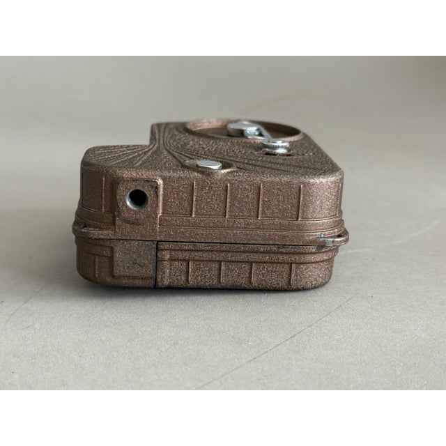 Antique Univex 8mm Cine Camera Model C8 Art Deco For Sale - Image 9 of 9