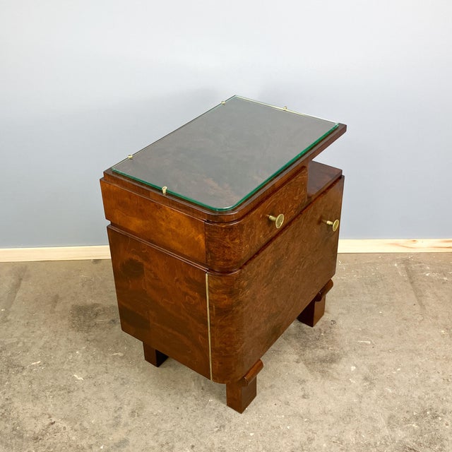 Art Deco Bedside Tables in Burl Wood with Glass Top, 1930s, Set of 2 For Sale - Image 13 of 18