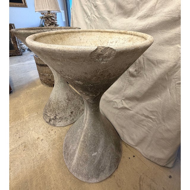 Mid-Century Modern Willy Guhl Diabolo Hourglass Planters 38" - A Pair For Sale - Image 12 of 14