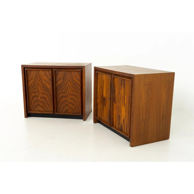 Mid-Century Modern Dillingham Mid Century Pecky Cypress Nightstands - Pair For Sale - Image 3 of 13