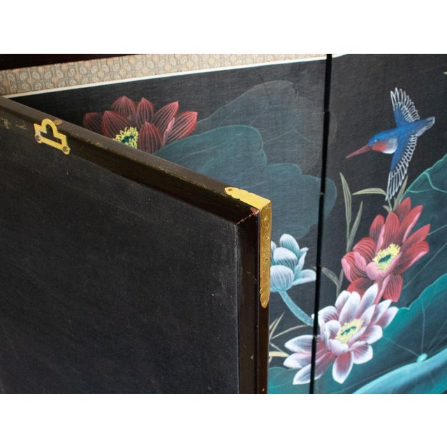 1970s Chinoiserie Painted Silk Screen "Hummingbirds and Lotus" For Sale - Image 15 of 18