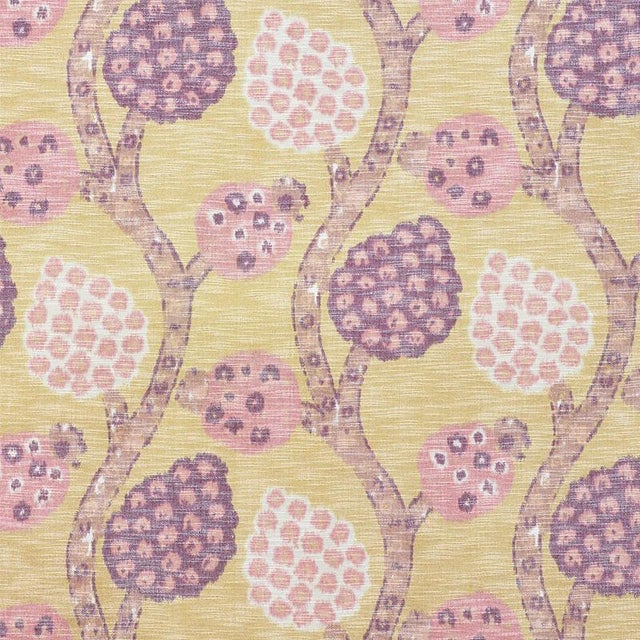 A new take on a traditional pomegranate motif, this loose, scrolling design is a true warp print. A mix of thick and thin...
