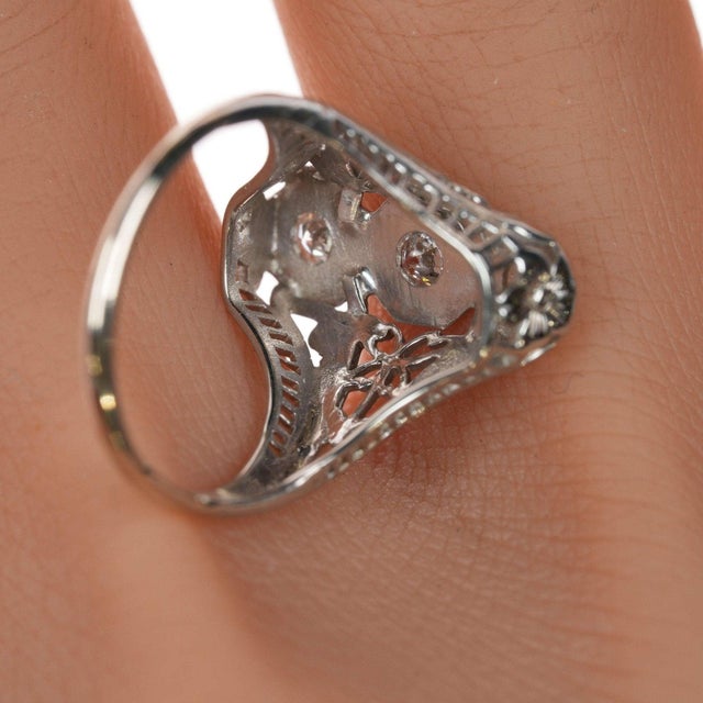 Late 20th Century sz4 Antique Diamond 18k White gold filigree ring For Sale - Image 5 of 5