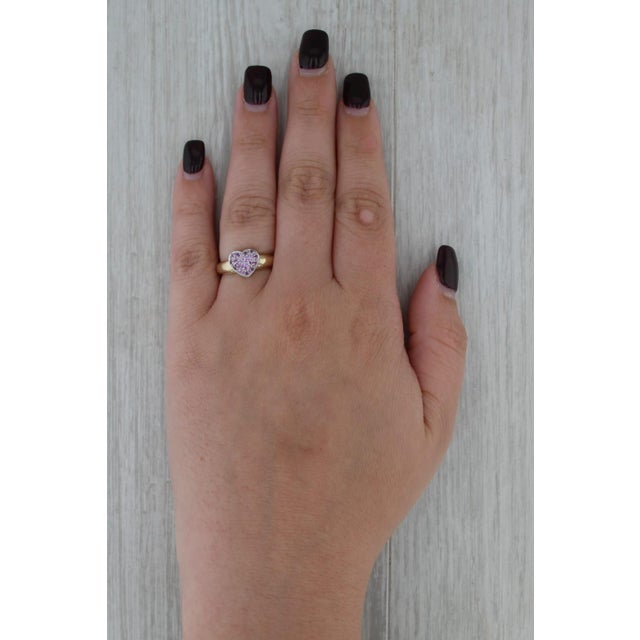 2010s 0.46ctw Pink Sapphire Pave Heart Cluster Ring 14k Yellow White Gold Size 6.75-7 For Sale - Image 5 of 7