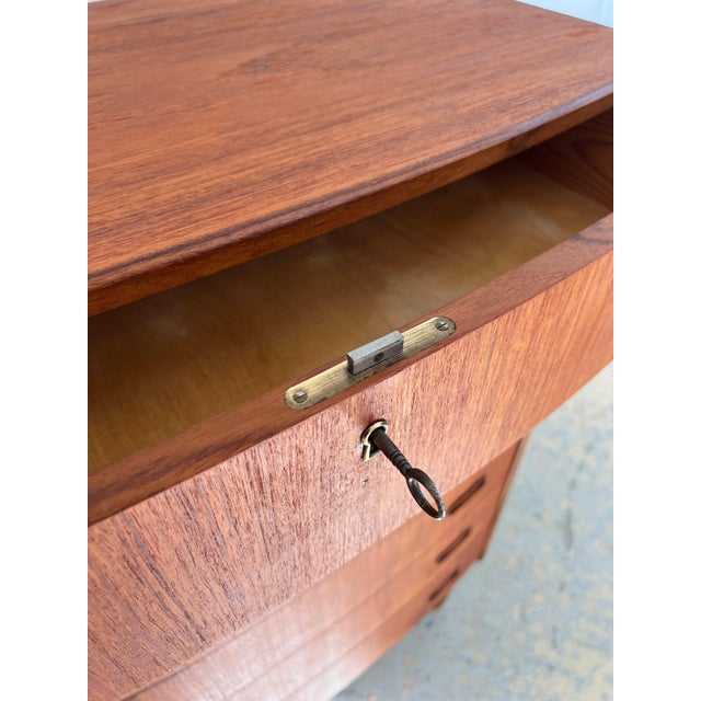 Semi-Circular Teak Chest of Drawers with Lock, 1950s For Sale - Image 5 of 10