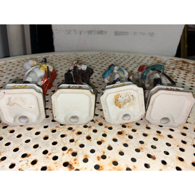 Capodimonte Soldiers in Ceramic, 1950, Set of 4 For Sale - Image 4 of 7