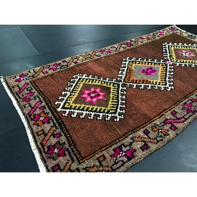 Geometric Design Turkish Vintage Small Rug 1′6″ × 2′11″ For Sale - Image 4 of 6