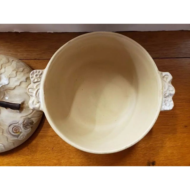American 1973 Pacific Stoneware Lidded Casserole Ram Bowl, Signed B. Welsh, Made in Usa For Sale - Image 3 of 8