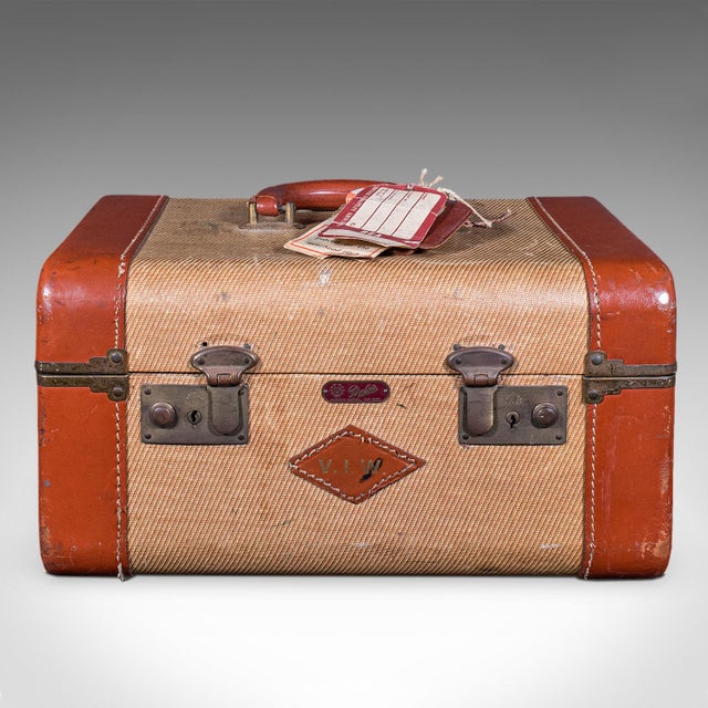 American Vintage Jet Age Vanity Case, American Personal Luxury Case, Revival, Mid Century For Sale - Image 3 of 12