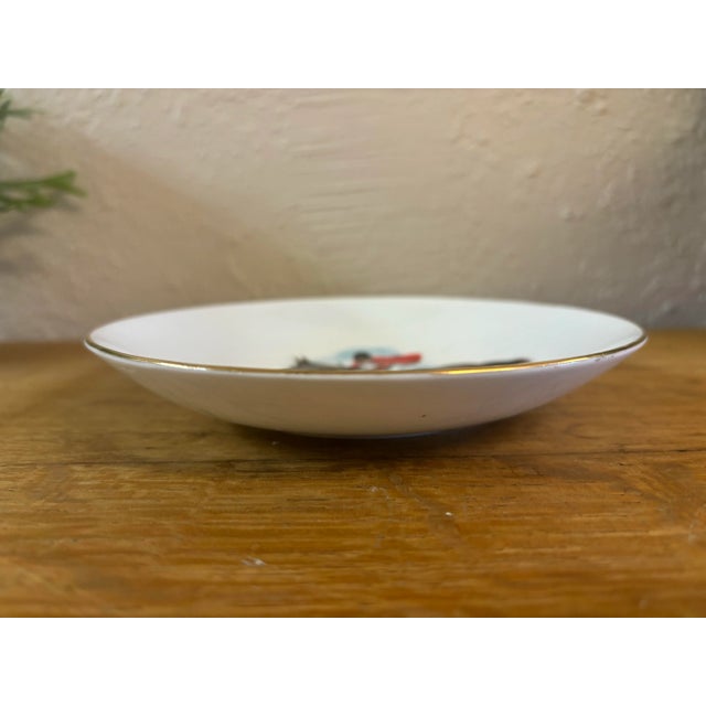 A beautifully made vintage English dish. Perfect for display or for storing trinkets. Fine bone Elizabethan china. Hand...