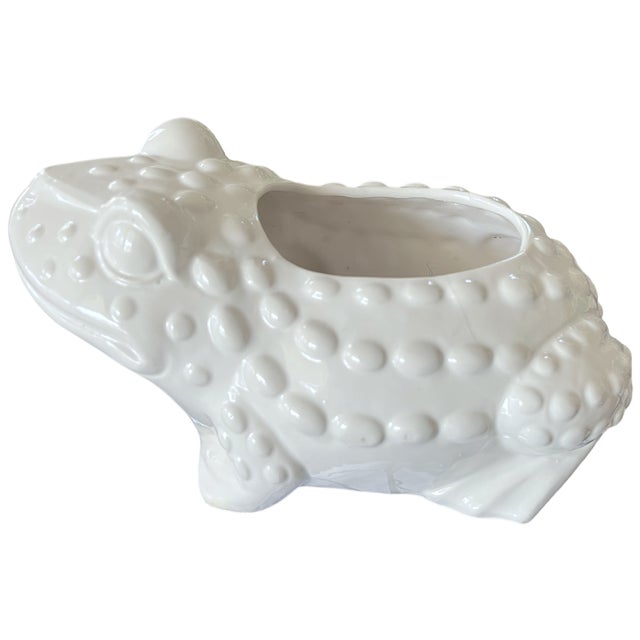 Bordallo Pinheiro Large Vintage White Hobnail Ceramic Frog Planter – In the Style of Jean Roger, 1960s Sculptural Garden Vessel For Sale - Image 4 of 10