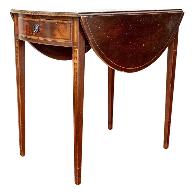 Early 18th Century Federal Mahogany Pembroke Drop Leaf Table With Satinwood Inlaid Legs and Brass Pull For Sale