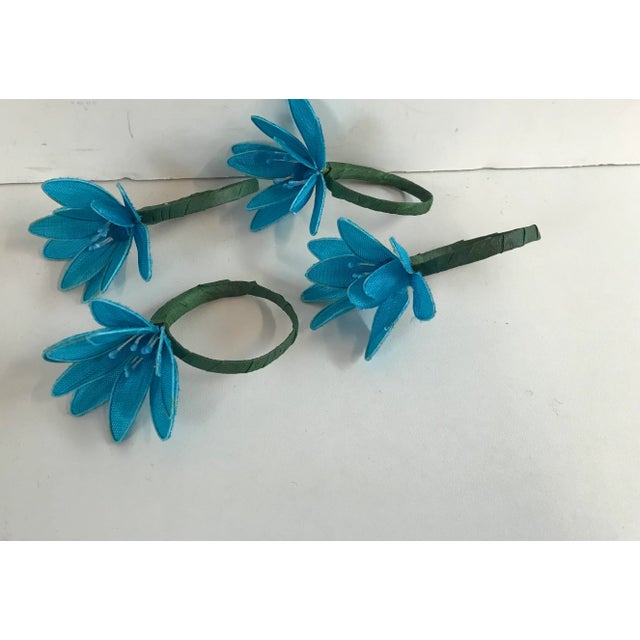 Love these cute blue flower napkin rings!