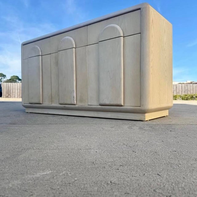 Baker Furniture Company 1980s Arched Door Credenza in Pickled Oak For Sale - Image 4 of 10