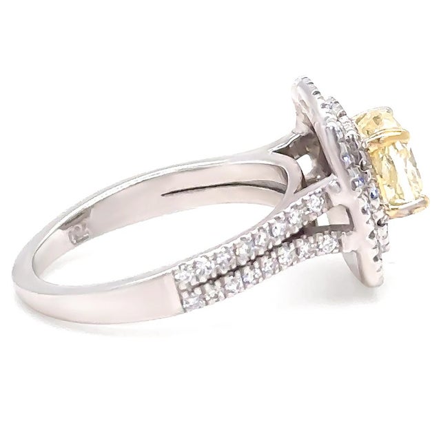 18ct White Gold Cushion Cut Diamond Halo Ring 1.00ct 6.5g, Size 5.75 For Sale - Image 4 of 9