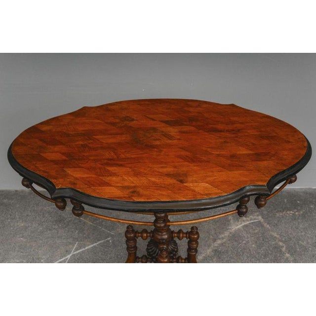 Mid-19th Century Biedermeier Salon Table in Walnut For Sale - Image 9 of 18