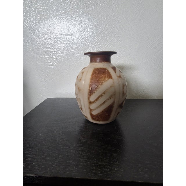 Folk Art Signed Pablo Vilchez Chulucanas Pottery Vase Authentic Peruvian Studio Ceramic For Sale - Image 3 of 6