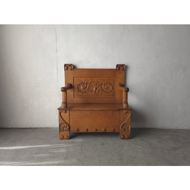 This is an incredible antique hallway storage bench, a beautiful sitting (and storage) piece. Such a beautiful antique...
