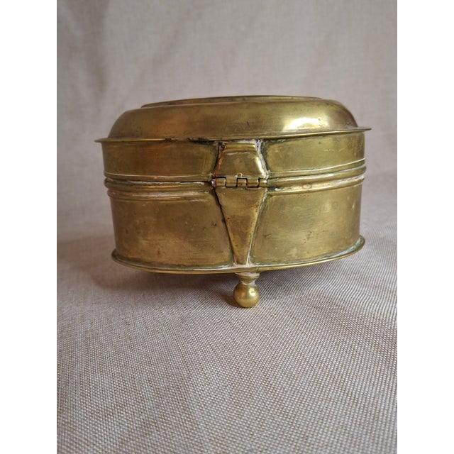 Brass Antique 19th Century Oval Brass Tobacco Box – Hinged Keepsake or Trinket Casket For Sale - Image 8 of 12