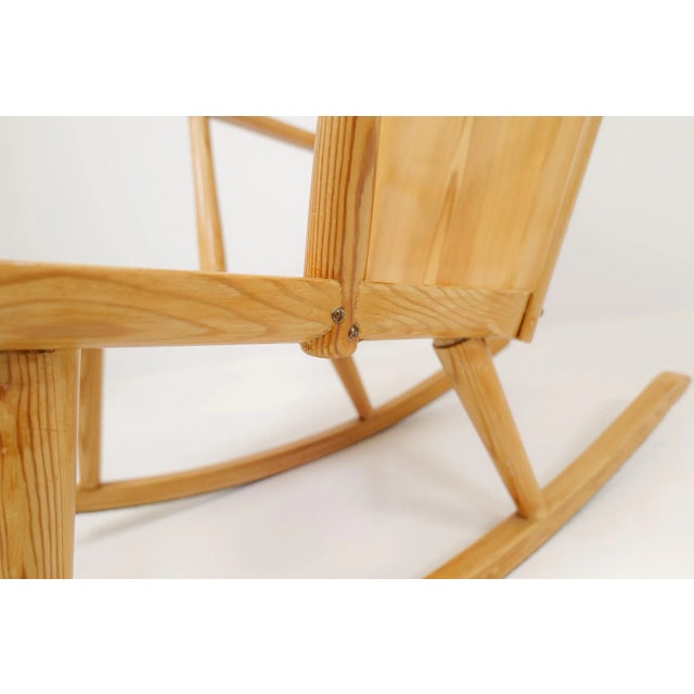 Mid-Century Rocking Chair in Pine from Göran Malmvall, Sweden, 1940s For Sale - Image 9 of 18