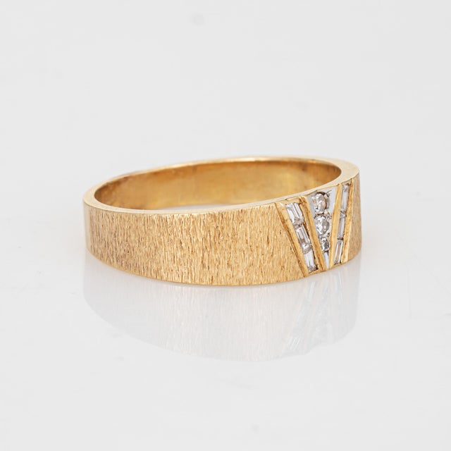 Modern 70s Vintage Diamond Band 14k Yellow Gold Sz 11 Ring Mixed Cuts v Design For Sale - Image 3 of 7