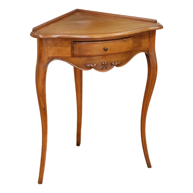 Early 20th Century French Louis XV Walnut Corner Side Table With Drawer For Sale