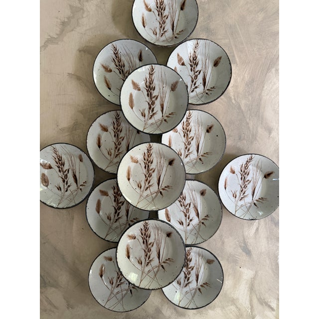 Farmhouse 1970s Set of Fourteen (14) Midwinter Wild Oats Stonehenge Bowls, Made in England, Wedgwood Group, Rustic Farmhouse Dinnerware For Sale - Image 3 of 12