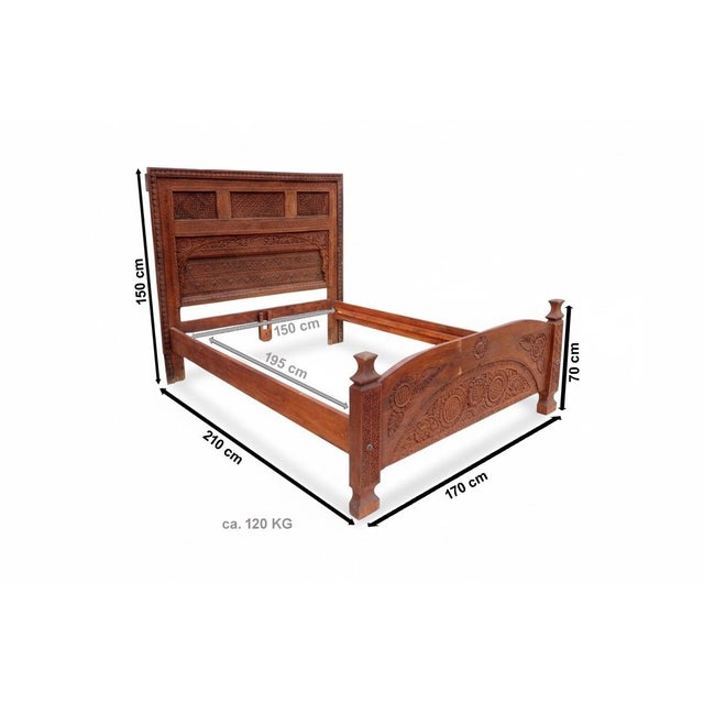 Antique orient solid wood bed canopy bed double bed from Swat-Tal Pakistan Very nice and unique antique oriental double...