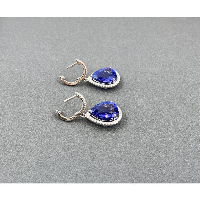 Metal 13.63 Ct Natural Tanzanite & Diamond Earring, Pair For Sale - Image 7 of 8