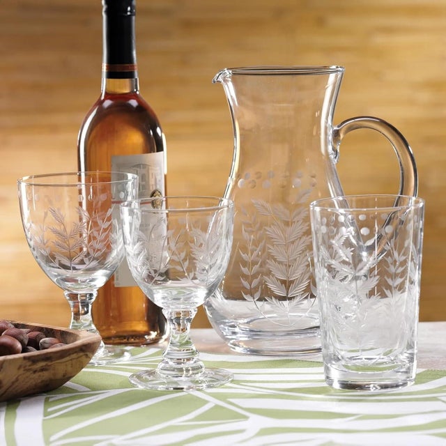 Kenneth Ludwig Chicago Spring Leaves Cut Design Red Wine Glass, Set of 4 For Sale - Image 4 of 4